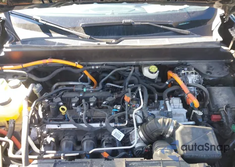 2023 Ford Maverick Lariat z USA, uszkodzony, nr VIN 3FTTW8E36PRA33026